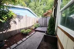 2350 N Terry St, Eugene, OR 97402 - Photo 6