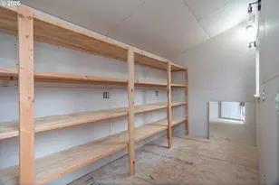 512 W Center St, Roseburg, OR 97471 - Photo 44