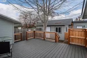 512 W Center St, Roseburg, OR 97471 - Photo 40