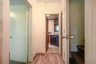 895 Glory Dr, Eugene, OR 97404 - Photo 18