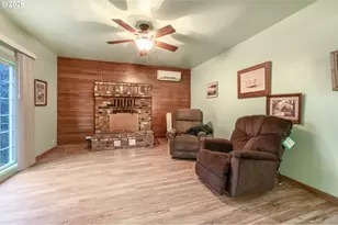 895 Glory Dr, Eugene, OR 97404 - Photo 12