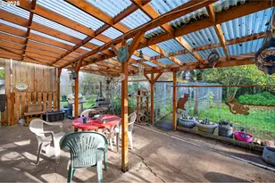 895 Glory Dr, Eugene, OR 97404 - Photo 18