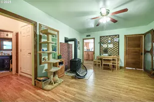 895 Glory Dr, Eugene, OR 97404 - Photo 6