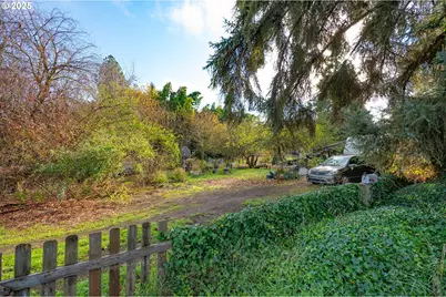 895 Glory Dr, Eugene, OR 97404 - Photo 22