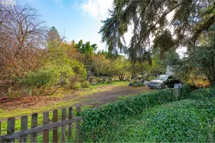 895 Glory Dr, Eugene, OR 97404 - Photo 22