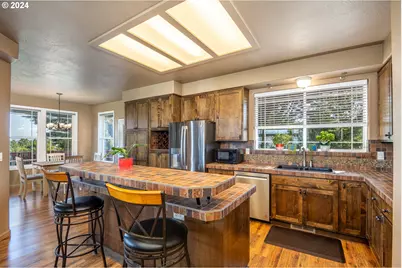 51 Shoreline Dr, Florence, OR 97439 - Photo 10