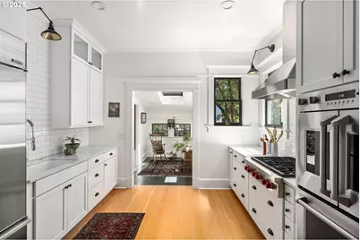 536 SE 17th Ave, Portland, OR 97214 - Photo 14