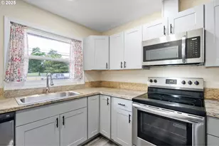 4220 SE 130th Ave, Portland, OR 97236 - Photo 8