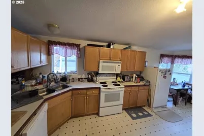 3200 Oak Terrace Dr #47, Lebanon, OR 97355 - Photo 18