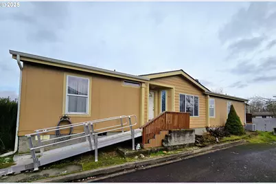 3200 Oak Terrace Dr #47, Lebanon, OR 97355 - Photo 2