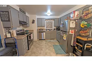 3128 Brittany Dr, Forest Grove, OR 97116 - Photo 8