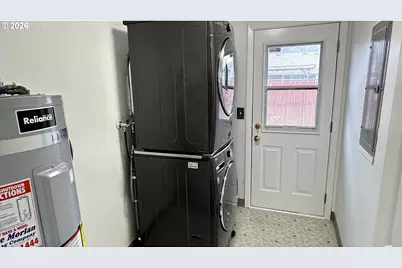 2910 E Douglas Ave, Newberg, OR 97132 - Photo 20