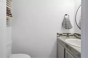 29640 SW Volley St, Wilsonville, OR 97070 - Photo 10