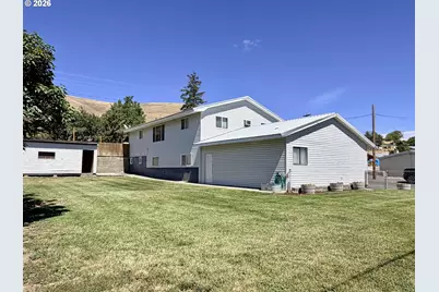 325 W Linden Way, Heppner, OR 97836 - Photo 4
