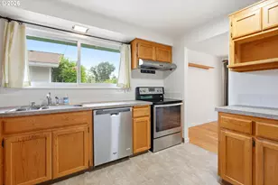 17610 NE Multnomah Dr, Portland, OR 97230 - Photo 14