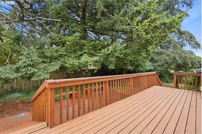 17610 NE Multnomah Dr, Portland, OR 97230 - Photo 10