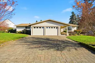 2040 N Country Club Dr, Canby, OR 97013 - Photo 2