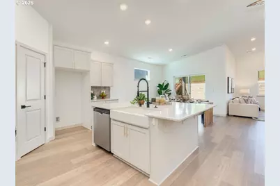 1127 W 15th St, La Center, WA 98629 - Photo 6