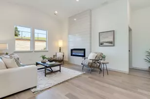 1127 W 15th St, La Center, WA 98629 - Photo 12