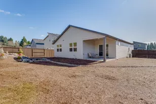 1127 W 15th St, La Center, WA 98629 - Photo 36