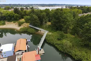 11694 N Island Cove Ln, Portland, OR 97217 - Photo 18