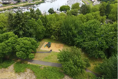 11694 N Island Cove Ln, Portland, OR 97217 - Photo 26