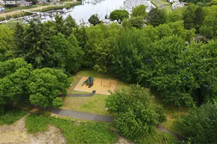 11694 N Island Cove Ln, Portland, OR 97217 - Photo 26
