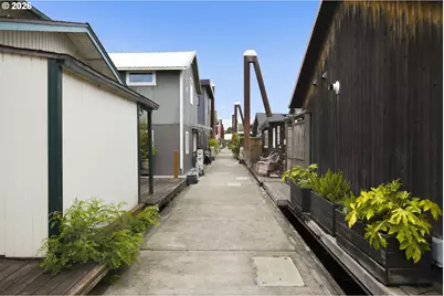 11694 N Island Cove Ln, Portland, OR 97217 - Photo 22