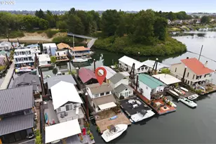 11694 N Island Cove Ln, Portland, OR 97217 - Photo 16