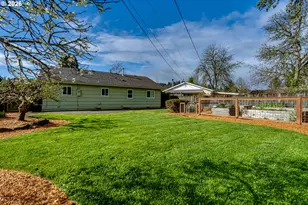 2125 W 19th Pl, Eugene, OR 97405 - Photo 8