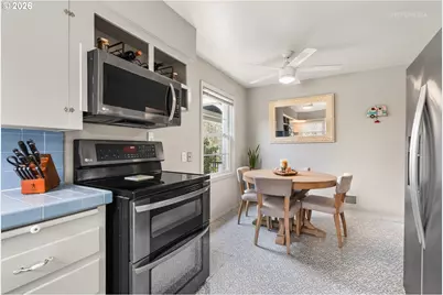 6733 S Virginia Ave, Portland, OR 97219 - Photo 10