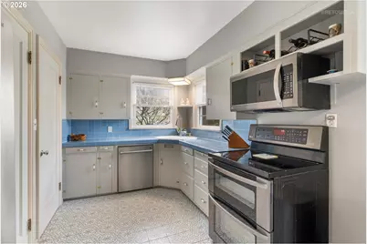 6733 S Virginia Ave, Portland, OR 97219 - Photo 8