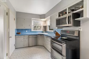 6733 S Virginia Ave, Portland, OR 97219 - Photo 8