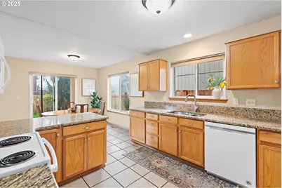 20794 Walnut St NE, Aurora, OR 97002 - Photo 16