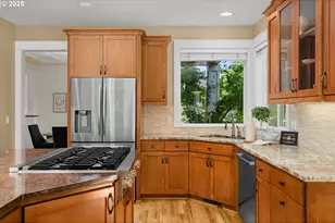 17634 Brookhurst Dr, Lake Oswego, OR 97034 - Photo 22