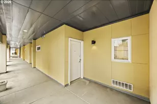 1132 NE Schuyler St, Portland, OR 97212 - Photo 30