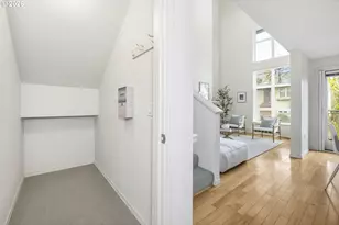 1132 NE Schuyler St, Portland, OR 97212 - Photo 12