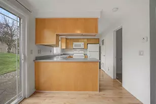 18508 NE Wasco St, Portland, OR 97230 - Photo 10