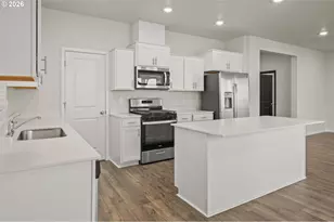 2952 V St, Springfield, OR 97477 - Photo 12