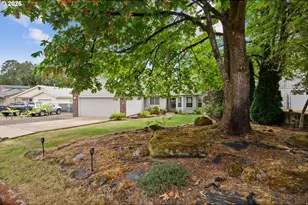 925 Donna Lynn Way, Gladstone, OR 97027 - Photo 2
