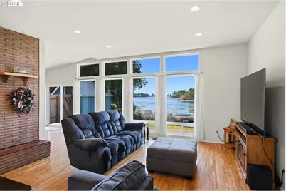 654 Madrona Ave, Port Orford, OR 97465 - Photo 10