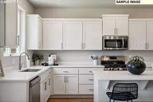 4315 Hackamore Ct SE, Albany, OR 97322 - Photo 2