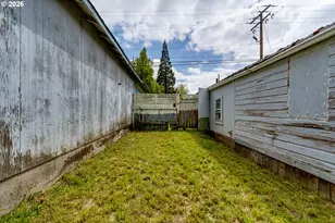 123 10th St, Springfield, OR 97477 - Photo 4