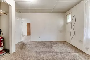 123 10th St, Springfield, OR 97477 - Photo 16