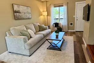 695 SE 197th Ave, Portland, OR 97233 - Photo 6
