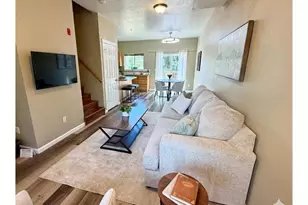 695 SE 197th Ave, Portland, OR 97233 - Photo 10