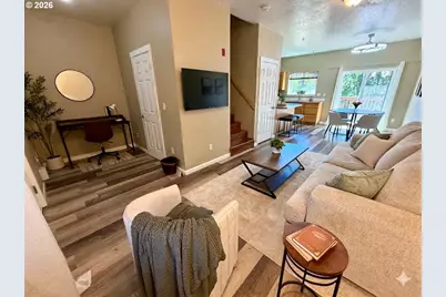 695 SE 197th Ave, Portland, OR 97233 - Photo 2