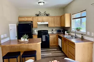 695 SE 197th Ave, Portland, OR 97233 - Photo 4