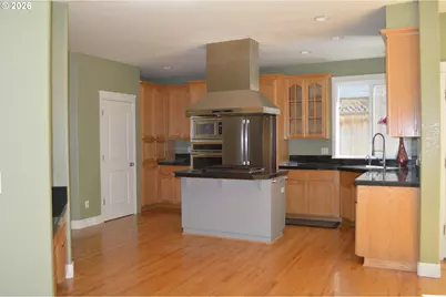 13610 SE Snowfire Dr, Happy Valley, OR 97086 - Photo 2