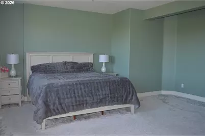13610 SE Snowfire Dr, Happy Valley, OR 97086 - Photo 16